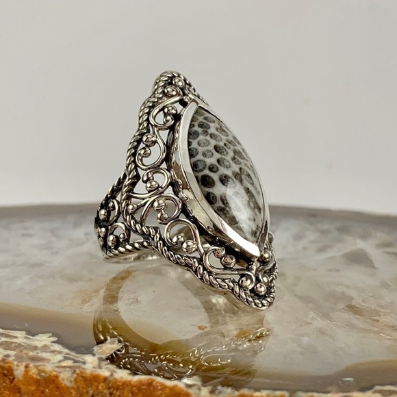 Natural Black Coral Ring In Stamped 925 Sterling Silver  Size 5 - Picture 3 of 5